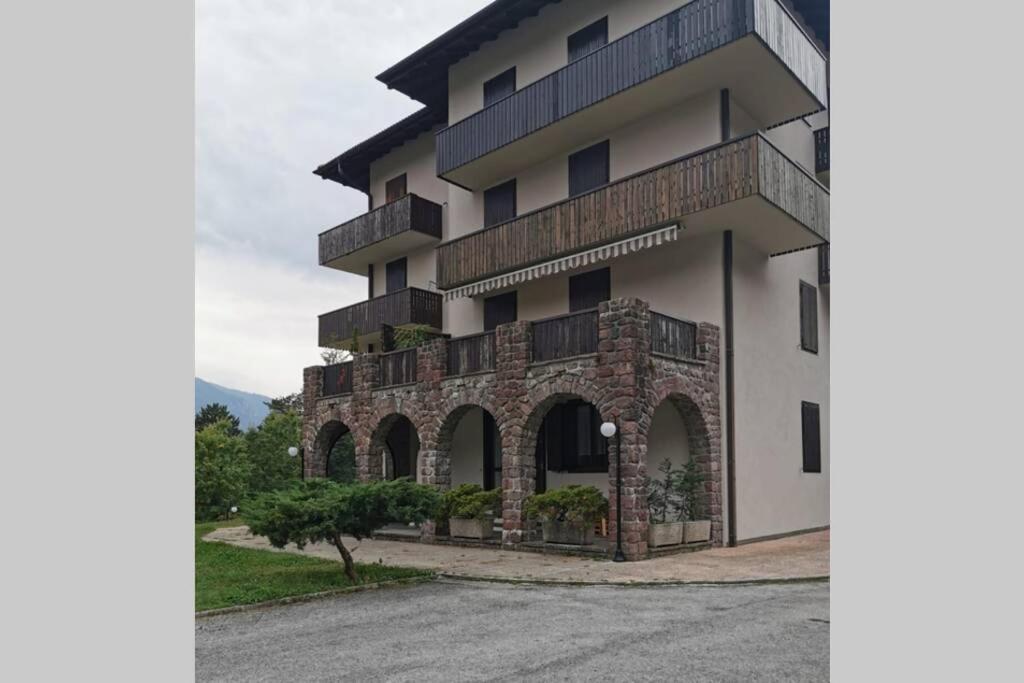 Appartamento Residence Castel Carlotta Levico Terme Eksteriør billede